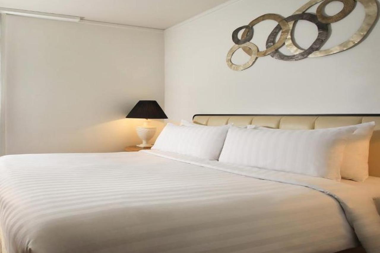 Oakwood Suites Kuningan จาการ์ตา ภายนอก รูปภาพ